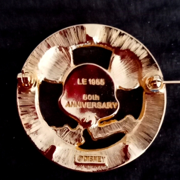 VINTAGE DISNEY AND SWAROVSKI ICONIC MICKEY MOUSE CLUB LOGO LE PIN - Picture 2 of 4